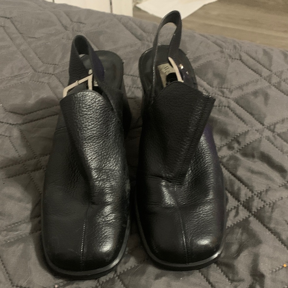 Black Leather Woman’s Slingback Dress Shoes